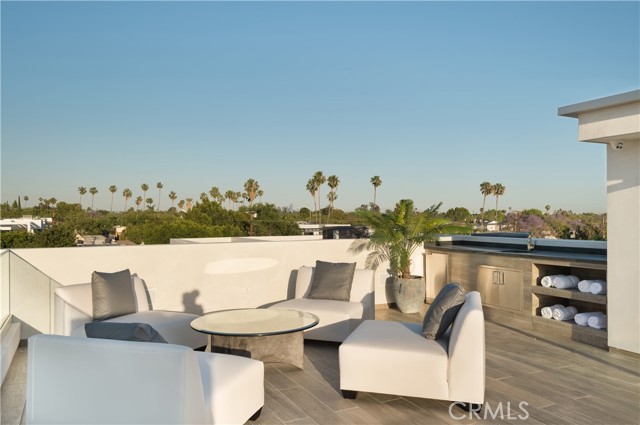 627 N Vista Street, Los Angeles CA: https://media.crmls.org/medias/2e11c8d5-3211-4833-b1cb-136e0b6df776.jpg