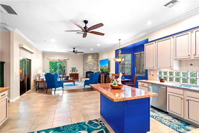 79 Sedona Court, Palm Desert CA: https://media.crmls.org/medias/2e12d30e-47b0-4cc6-865b-f69fb5c705e2.jpg