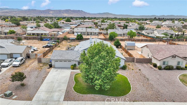 21257 Seibel Lane, Apple Valley CA: https://media.crmls.org/medias/2e1301ae-8972-4afe-b685-d7fc9ea8ce35.jpg