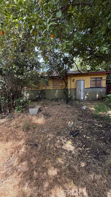 Detail Gallery Image 16 of 19 For 2452 S Holloway Ave, Fresno,  CA 93725 - 3 Beds | 1 Baths