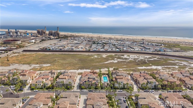 8356 Noelle Drive, Huntington Beach CA: https://media.crmls.org/medias/2e132d58-41de-4a66-9a9d-1672737bb569.jpg