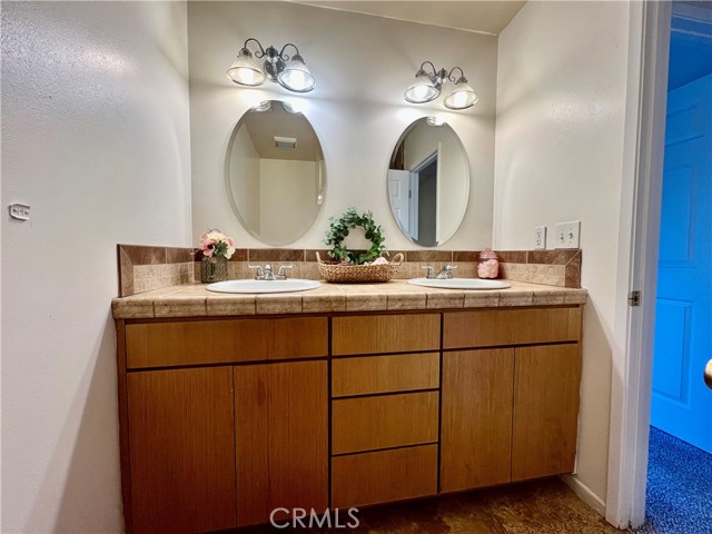 Detail Gallery Image 16 of 32 For 1118 Snowline, Frazier Park,  CA 93225 - 4 Beds | 2/1 Baths