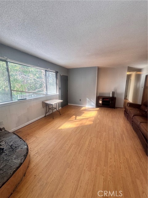 Detail Gallery Image 14 of 39 For 25286 North, Twin Peaks,  CA 92391 - 4 Beds | 3 Baths