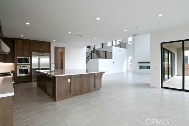 Detail Gallery Image 10 of 65 For 20552 Edgewood Ct, Chatsworth,  CA 91311 - 5 Beds | 5/1 Baths