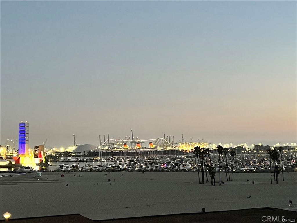 https://media.crmls.org/medias/2e14f55f-71ef-448e-bd33-f8f66b4ca5fb.jpg?preset=X-Large