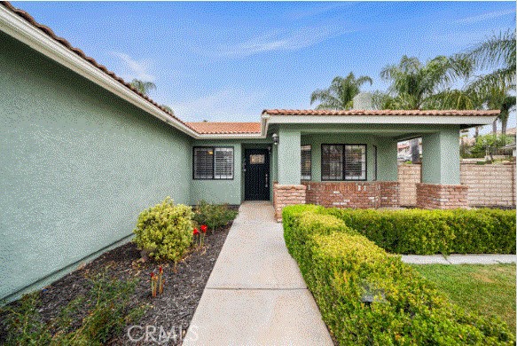 Detail Gallery Image 3 of 35 For 22860 Mariner Drive, Canyon Lake,  CA 92587 - 3 Beds | 2 Baths