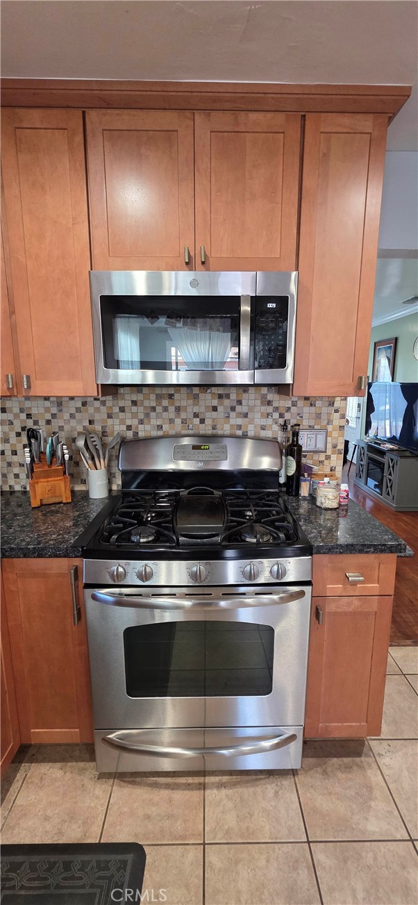 Detail Gallery Image 15 of 26 For 4870 W 130th St, Hawthorne,  CA 90250 - 3 Beds | 2 Baths