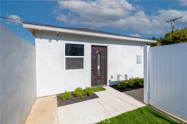 8021 West Boulevard, Inglewood CA: https://media.crmls.org/medias/2e156481-3f02-47a4-9ea3-ac7ecf25b921.jpg