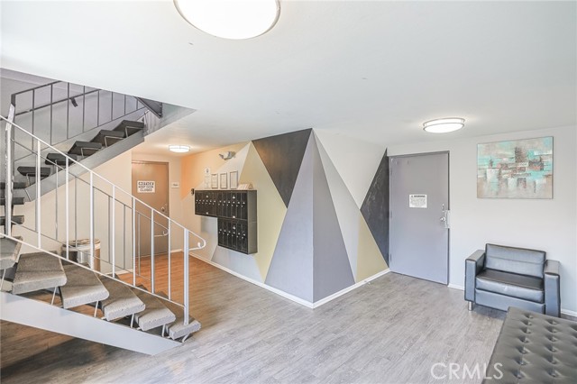 Detail Gallery Image 6 of 22 For 4406 Cahuenga Bld, Toluca Lake,  CA 91602 - – Beds | – Baths