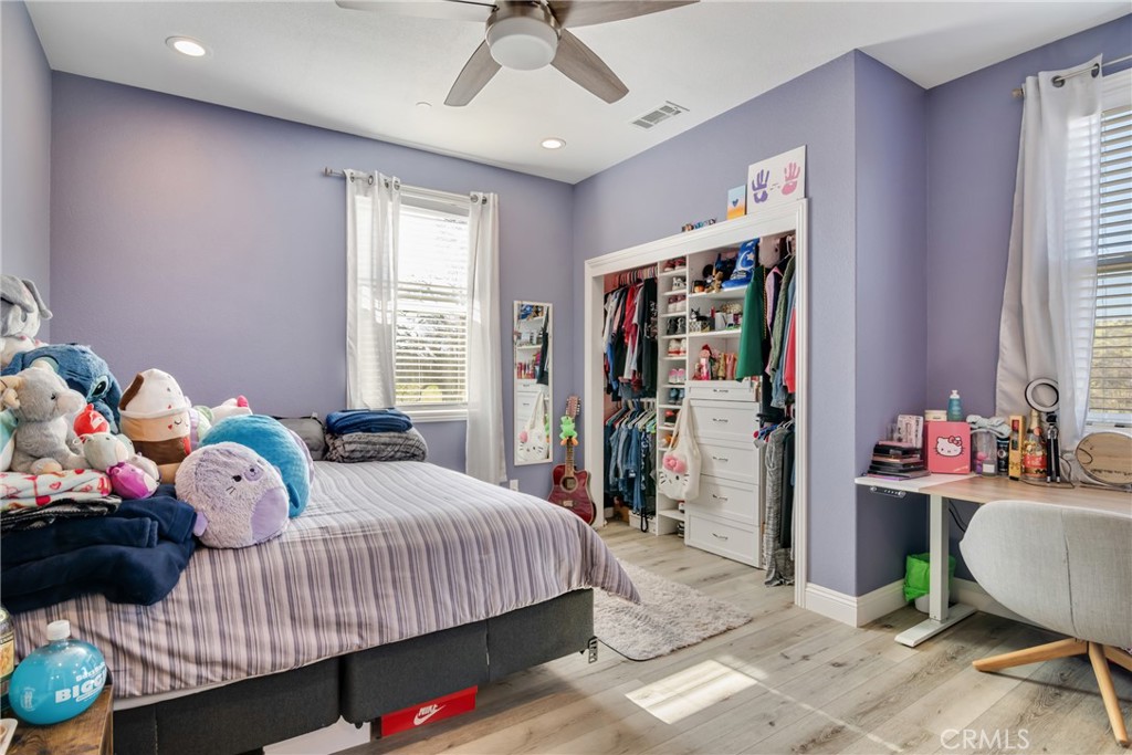 https://media.crmls.org/medias/2e16575c-8835-47d6-88cc-76bdb605368d.jpg?preset=X-Large