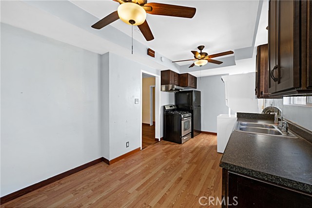 Detail Gallery Image 35 of 43 For 3967 Berryman Ave, Los Angeles,  CA 90066 - 2 Beds | 1 Baths