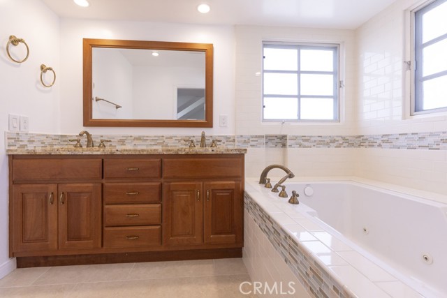 12792 Longden Street, Garden Grove CA: https://media.crmls.org/medias/2e168b92-0b34-4ef0-a925-5f9e5e2461f2.jpg