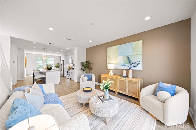 645 W 17th