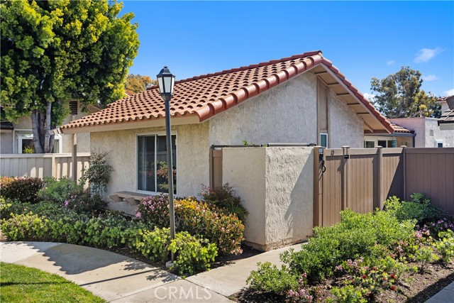 40 Tangerine, Irvine CA: https://media.crmls.org/medias/2e17acdc-2582-4f0a-adfc-391592433753.jpg