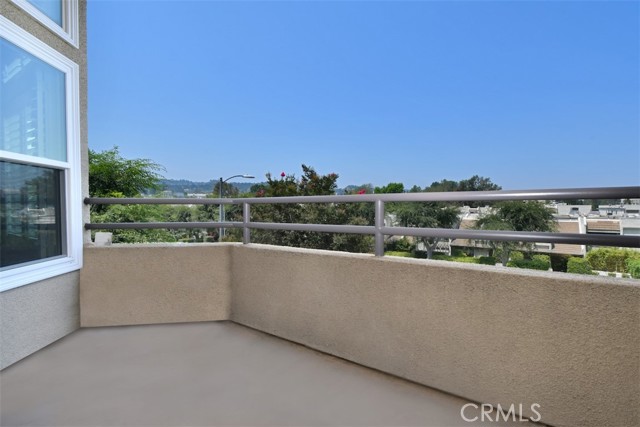 Detail Gallery Image 7 of 23 For 4230 Colfax Ave #201,  Studio City,  CA 91604 - 2 Beds | 2 Baths