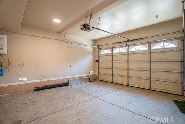 9246 Cedros Avenue, Panorama City CA: https://media.crmls.org/medias/2e18f96d-36a5-48a8-b4ea-aa9cbeab6381.jpg