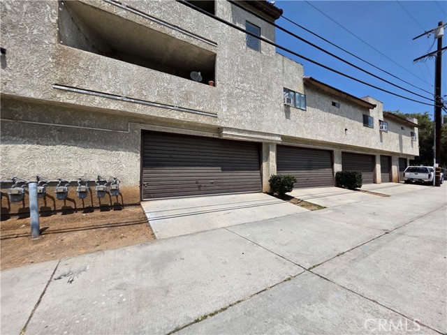 2121 El Paseo, Alhambra CA: https://media.crmls.org/medias/2e19e8c1-b3b8-4423-b48c-8b8dbd317c79.jpg