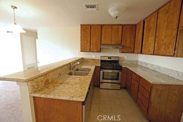 Detail Gallery Image 4 of 12 For 17330 Chatsworth St, Granada Hills,  CA 91344 - 2 Beds | 2 Baths