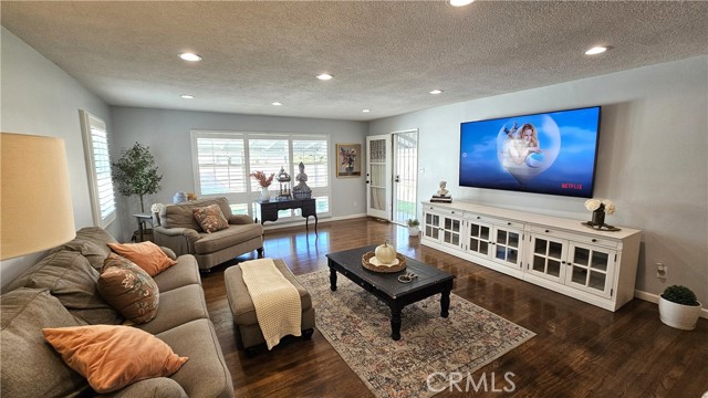 Detail Gallery Image 4 of 14 For 8603 Friends, Whittier,  CA 90602 - 3 Beds | 2 Baths