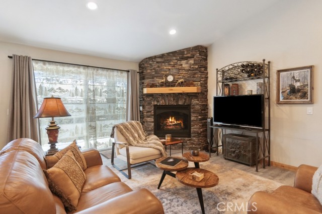 836 D Lane, Big Bear City CA: https://media.crmls.org/medias/2e1bc454-be40-4879-9189-742ea4777d5d.jpg