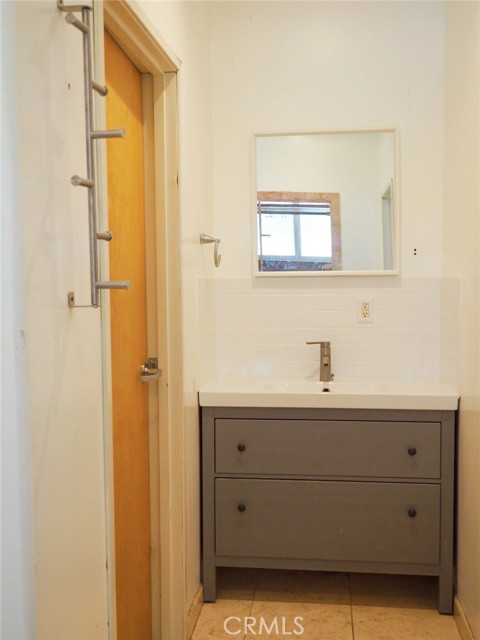 Detail Gallery Image 23 of 50 For 8335 Sparton Ave, Panorama City,  CA 91402 - 7 Beds | 6 Baths