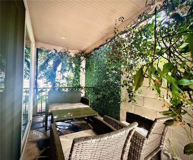 518 Hawthorne Street, Glendale CA: https://media.crmls.org/medias/2e1c45fb-26e6-4083-8c93-3ca5bb14eb3d.jpg