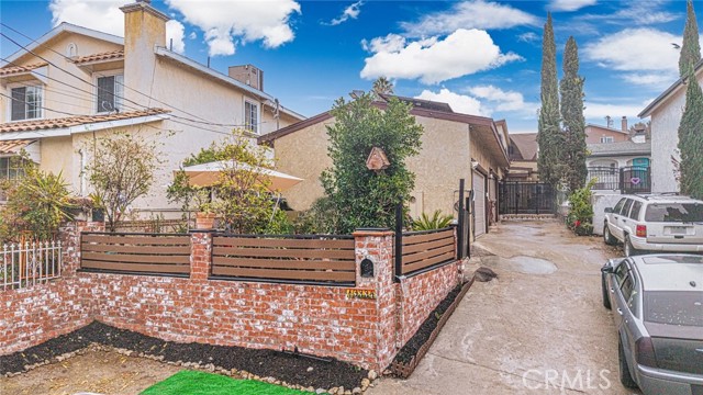 Detail Gallery Image 3 of 39 For 10334 Tujunga Canyon, Tujunga,  CA 91042 - 3 Beds | 2 Baths