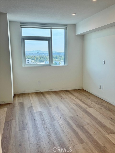 Detail Gallery Image 4 of 7 For 13600 Marina Pointe Dr #905,  Marina Del Rey,  CA 90292 - 2 Beds | 3 Baths