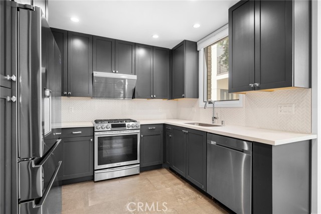 Detail Gallery Image 12 of 39 For 125 Hurlbut St #108,  Pasadena,  CA 91105 - 2 Beds | 2 Baths