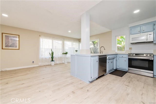 Detail Gallery Image 7 of 26 For 12441 Interior Cir, Los Alamitos,  CA 90720 - 3 Beds | 2/1 Baths
