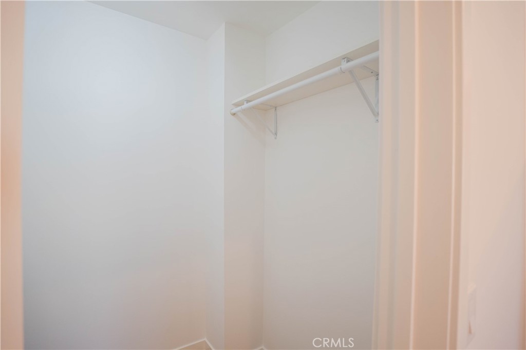 https://media.crmls.org/medias/2e1e02fd-7357-4dd2-a0be-a44df2d467f1.jpg?preset=X-Large