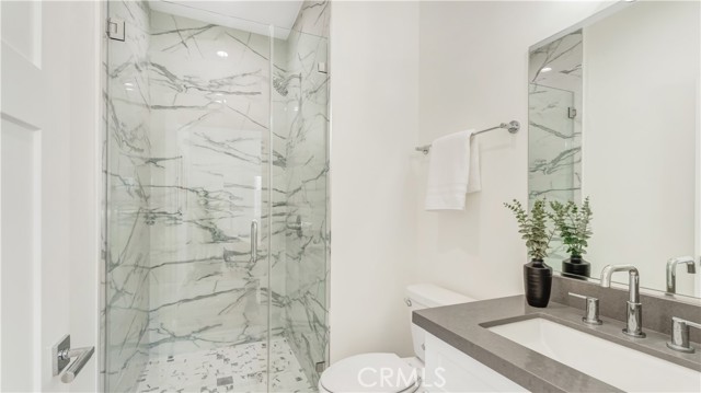 Detail Gallery Image 15 of 41 For 1819 Westholme Ave #1/2,  –,  CA 90025 - 3 Beds | 3/1 Baths