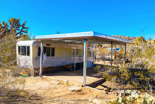 8427 Rock Haven Road, Joshua Tree CA: https://media.crmls.org/medias/2e1eb8f2-0d78-4e06-b8ff-7973aa9885ca.jpg