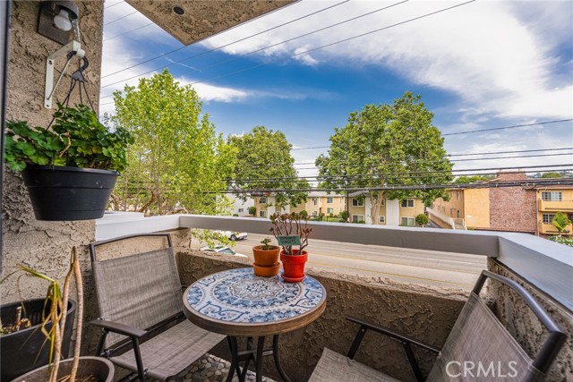 Detail Gallery Image 16 of 50 For 365 W Alameda Ave #203,  Burbank,  CA 91506 - 3 Beds | 2 Baths