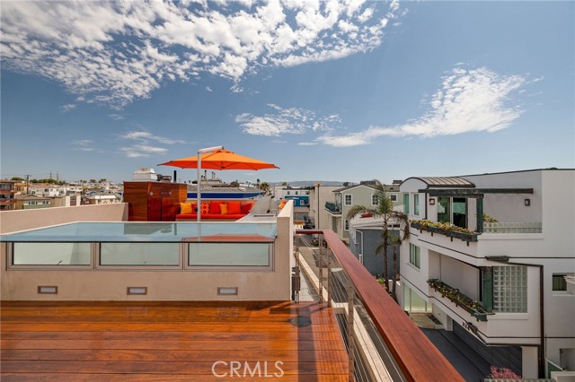 19 4th Court, Hermosa Beach, California 90254, 2 Bedrooms Bedrooms, ,2 BathroomsBathrooms,Residential,Sold,4th,SB24159456