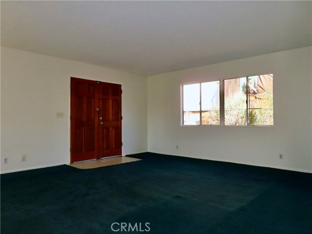 6149 La Sierra Avenue, Riverside CA: https://media.crmls.org/medias/2e1f5ddb-af44-4ff1-9772-771ce4c7cbe8.jpg
