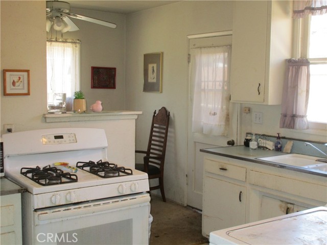 Detail Gallery Image 11 of 16 For 4120 W 147th St, Lawndale,  CA 90260 - – Beds | – Baths
