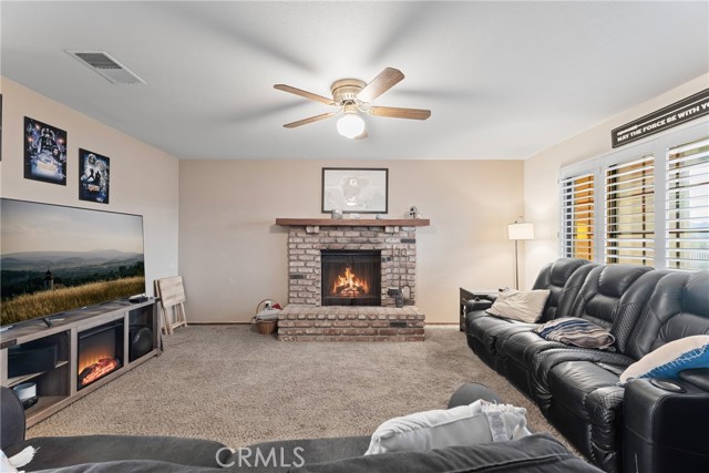 Detail Gallery Image 10 of 39 For 15712 Cashew, Hesperia,  CA 92345 - 3 Beds | 2 Baths