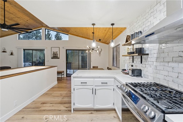 Detail Gallery Image 14 of 22 For 42677 Alta Vista Ave, Big Bear Lake,  CA 92315 - 2 Beds | 2 Baths