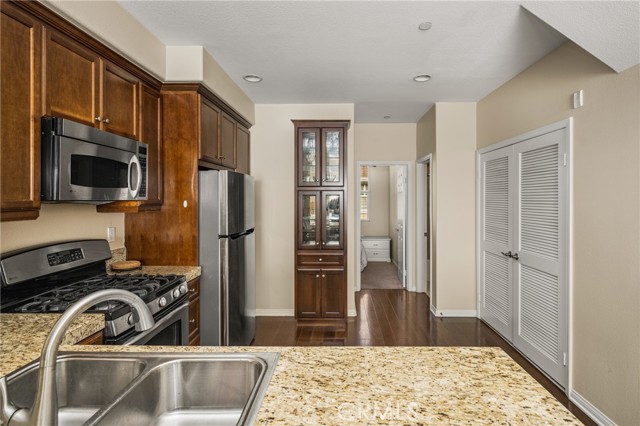 Detail Gallery Image 10 of 45 For 1415 Abelia, Irvine,  CA 92606 - 3 Beds | 3 Baths