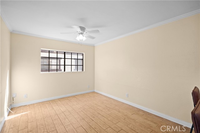215 N Maple Avenue, Montebello CA: https://media.crmls.org/medias/2e22cb11-90ed-4943-a1c4-48e6e5e37b8f.jpg
