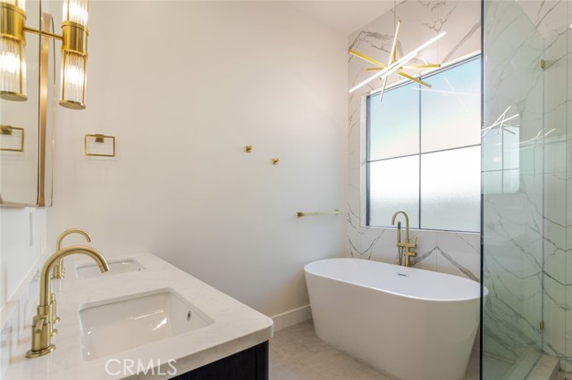 Detail Gallery Image 49 of 70 For 7714 Lasaine Ave, Northridge,  CA 91325 - 3 Beds | 4 Baths