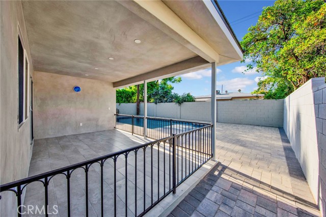 14625 Runnymede Street, Van Nuys CA: https://media.crmls.org/medias/2e23b86e-4742-4a6c-bfef-8ad18fe71bae.jpg