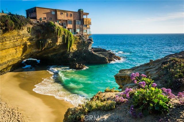 31602 Santa Rosa Drive, Laguna Beach CA: https://media.crmls.org/medias/2e23cbe4-1810-415b-9f39-f6221427d9d8.jpg