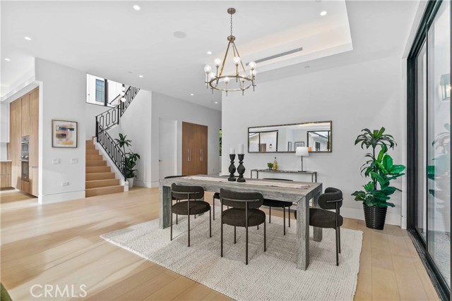 Detail Gallery Image 9 of 49 For 4532 Katherine, Sherman Oaks,  CA 91423 - 6 Beds | 6/1 Baths