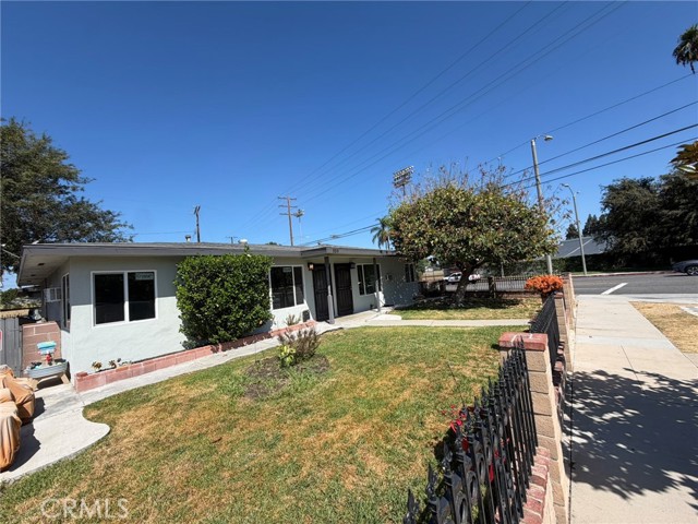 939 N Clementine