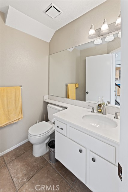 Detail Gallery Image 7 of 22 For 14684 Holt Ave, Tustin,  CA 92780 - 3 Beds | 2/1 Baths