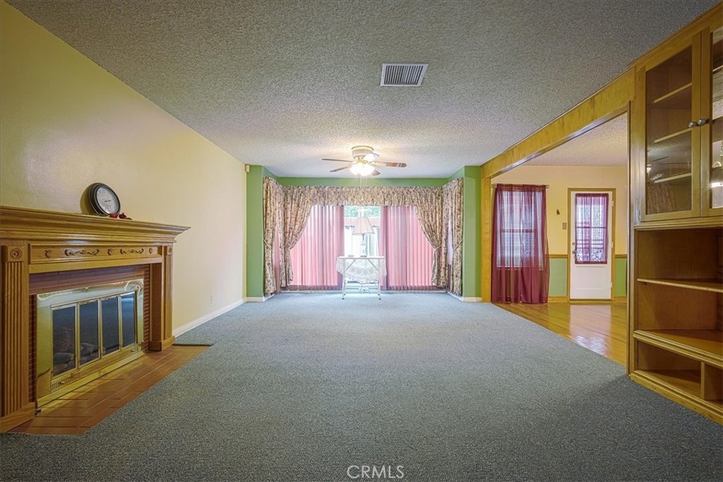 https://media.crmls.org/medias/2e254b15-b742-410c-915f-e49fcb04a9bf.jpg?preset=X-Large