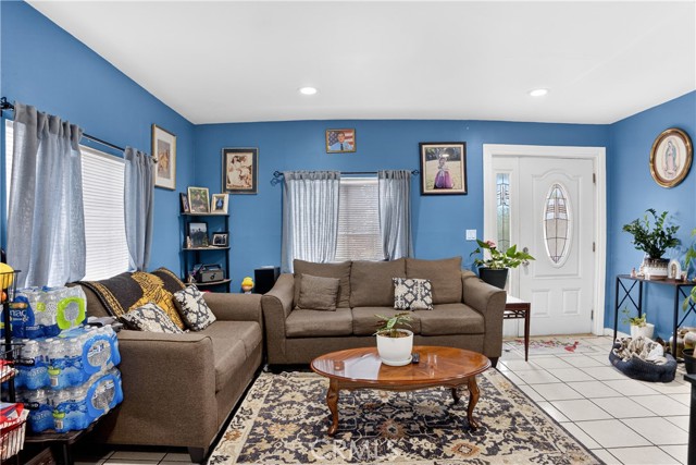 Detail Gallery Image 9 of 29 For 13513 Sayre, Sylmar,  CA 91342 - 2 Beds | 1 Baths