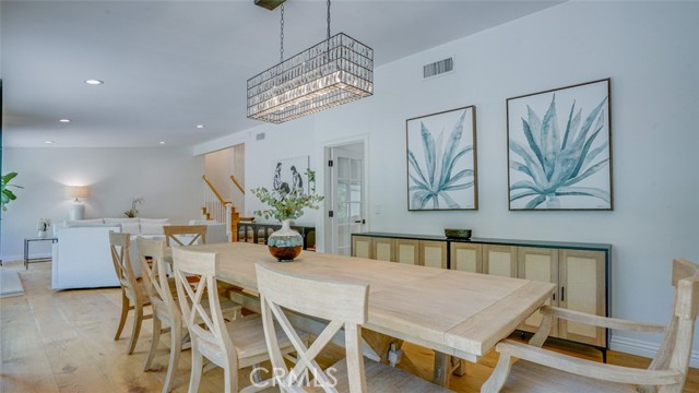 22914 Gershwin Drive, Woodland Hills CA: https://media.crmls.org/medias/2e283875-baf2-41dc-b781-ecde0d02897a.jpg
